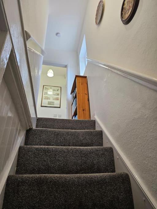 Victorian In Centre * Stony Stratford